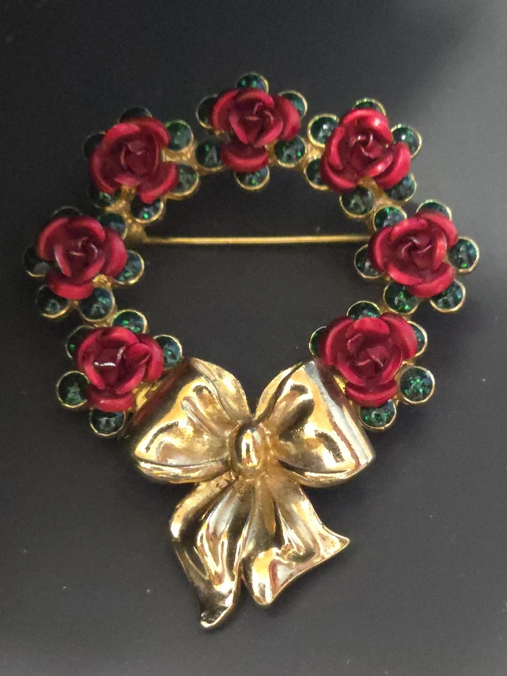 Avon Gold Bow Wreath Brooch with Red Roses and Green Accents